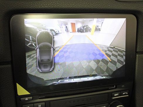 Used 2021 Porsche 718 Boxster image 32