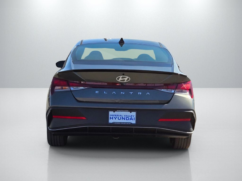 New 2026 Hyundai Elantra SEL Sport FWD image 5