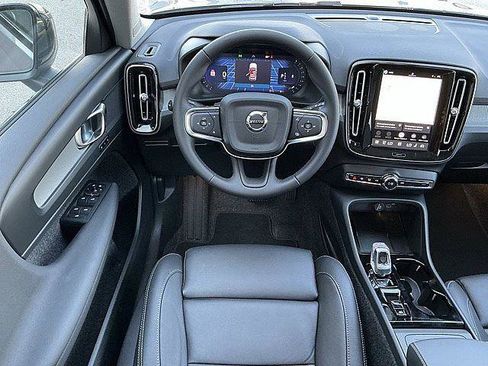 New 2026 Volvo XC40 B5 Plus w/ Climate Package AWD/4WD image 5