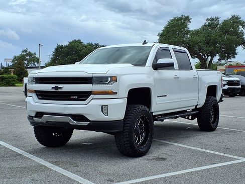 Used 2018 Chevrolet Silverado 1500 LT w/ All Star Edition AWD/4WD image 3