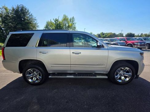 Used 2019 Chevrolet Tahoe LT w/ LT Signature Package AWD/4WD image 4