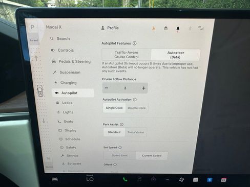 Used 2022 Tesla Model X image 38