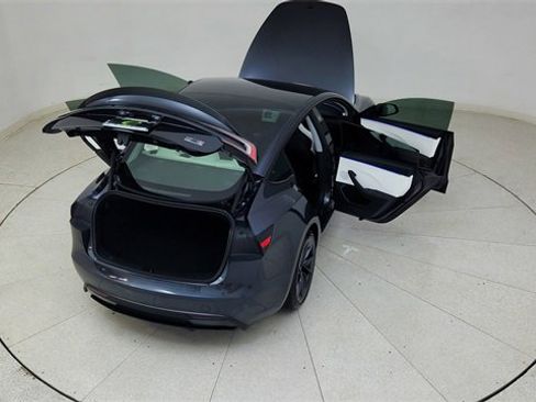 Used 2025 Tesla Model 3 Performance image 89