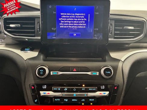 Used 2020 Ford Explorer XLT w/ Equipment Group 202A AWD/4WD image 14