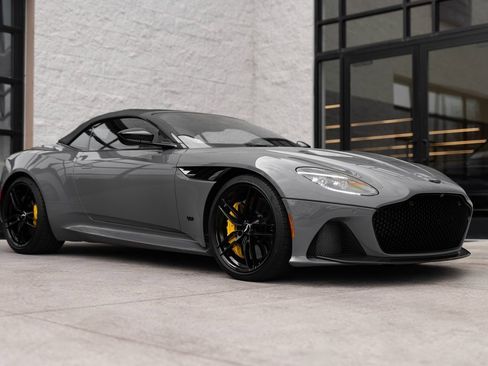 Used 2022 Aston Martin DBS Superleggera Volante image 1