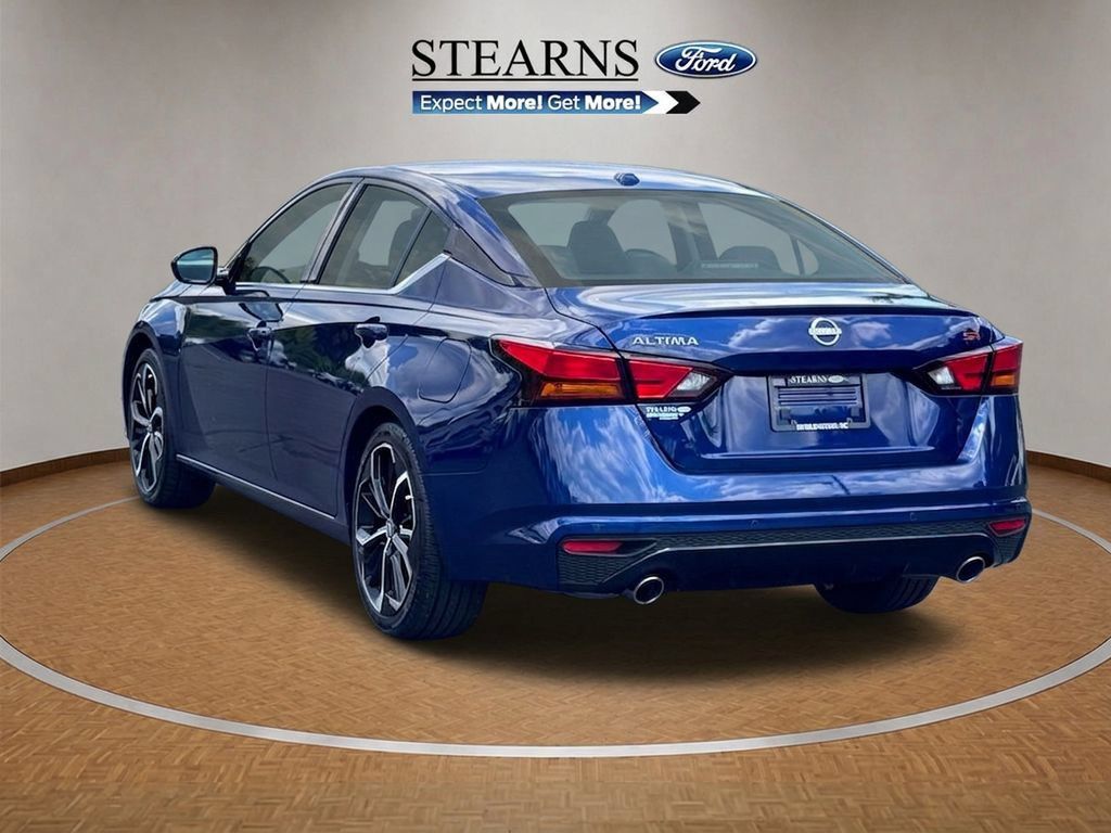 Used 2024 Nissan Altima 2.5 SR FWD image 13