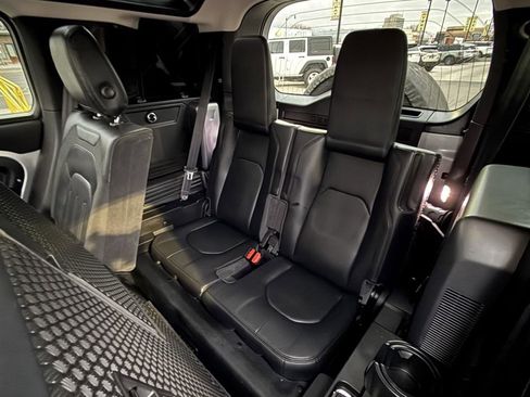 Used 2020 Land Rover Defender 110 First Edition AWD/4WD image 32