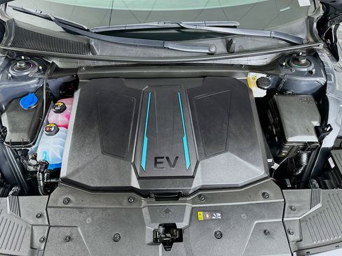 Used 2024 Hyundai Ioniq 5 SEL image 32