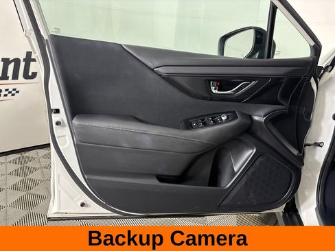 Used 2025 Subaru Outback Premium AWD/4WD image 11