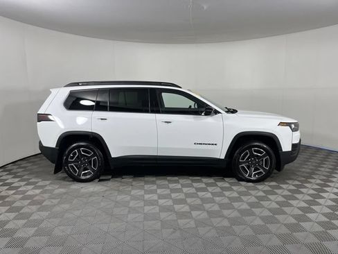 Used 2026 Jeep Cherokee Limited AWD/4WD image 8