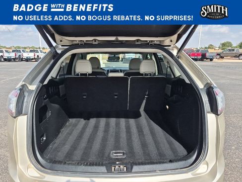 Used 2018 Ford Edge Titanium w/ Technology Package FWD image 16