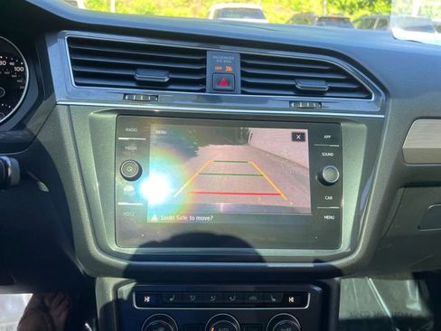 Used 2019 Volkswagen Tiguan SE w/ Panoramic Sunroof Package AWD/4WD image 17