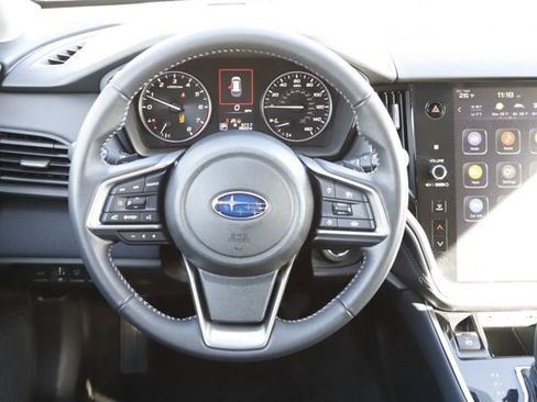 Used 2025 Subaru Outback Premium w/ Popular Package #1A image 19