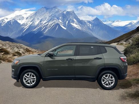 Used 2018 Jeep Compass Sport image 2