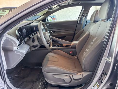 Used 2025 Hyundai Elantra SEL FWD image 20