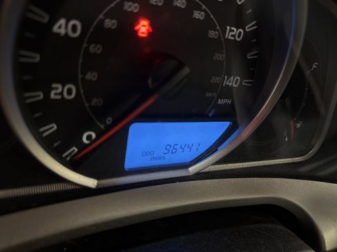 Used 2014 Toyota RAV4 XLE AWD/4WD image 5