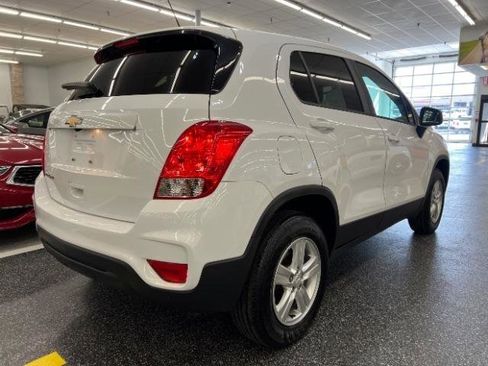 Used 2020 Chevrolet Trax LS w/ Tint and Cruise Package AWD/4WD image 4