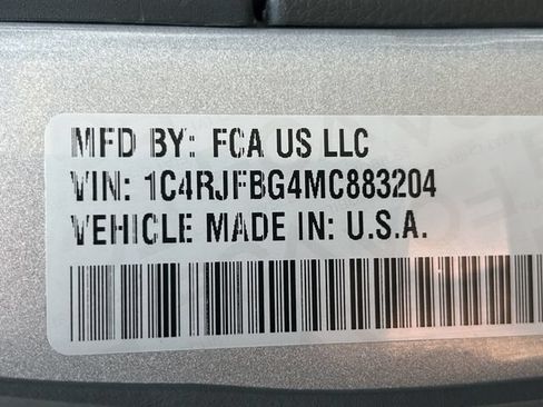 Used 2021 Jeep Grand Cherokee Limited w/ Luxury Group II AWD/4WD image 32