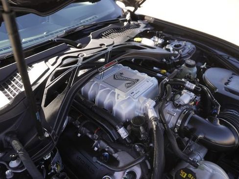 Used 2022 Ford Mustang Shelby GT500 w/ Technology Package image 33