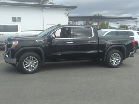 Used 2021 GMC Sierra 1500 SLT image 2