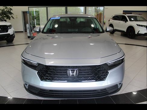 Certified 2023 Honda Accord EX image 2