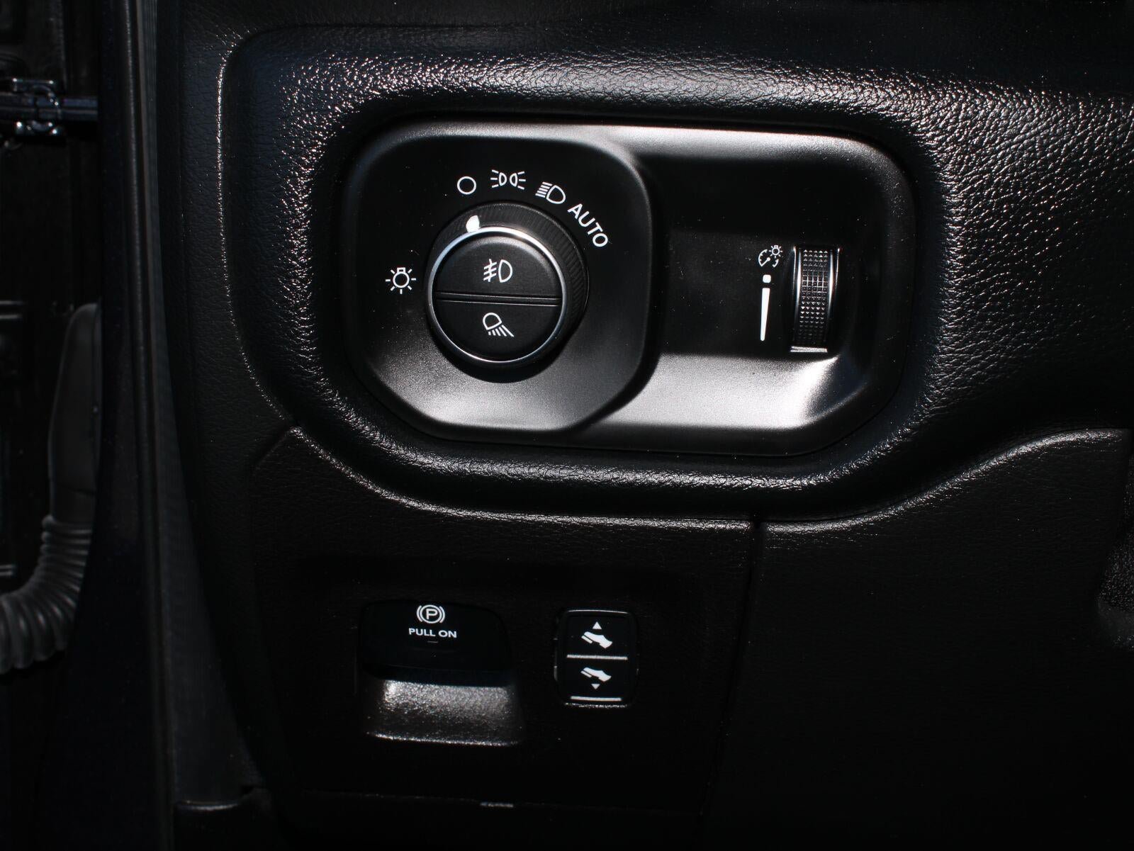 Used 2021 RAM 1500 Big Horn AWD/4WD image 9
