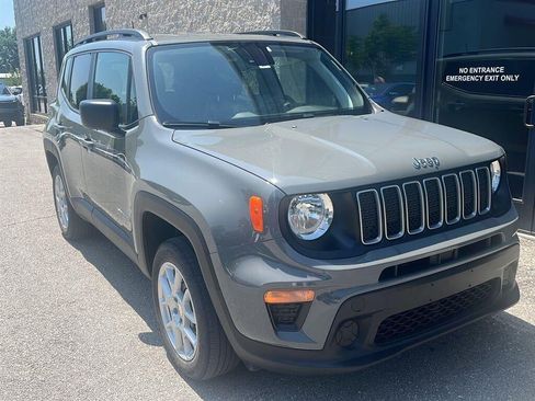 Used 2022 Jeep Renegade Sport w/ Sport Appearance Group AWD/4WD image 7