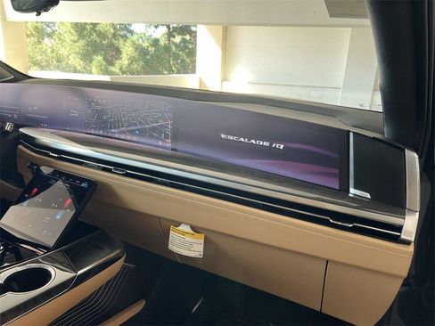 New 2026 Cadillac Escalade IQ Sport 2 image 36