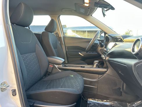 Used 2023 Nissan Kicks SV image 24