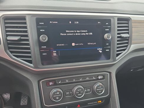 Used 2021 Volkswagen Atlas SE image 21