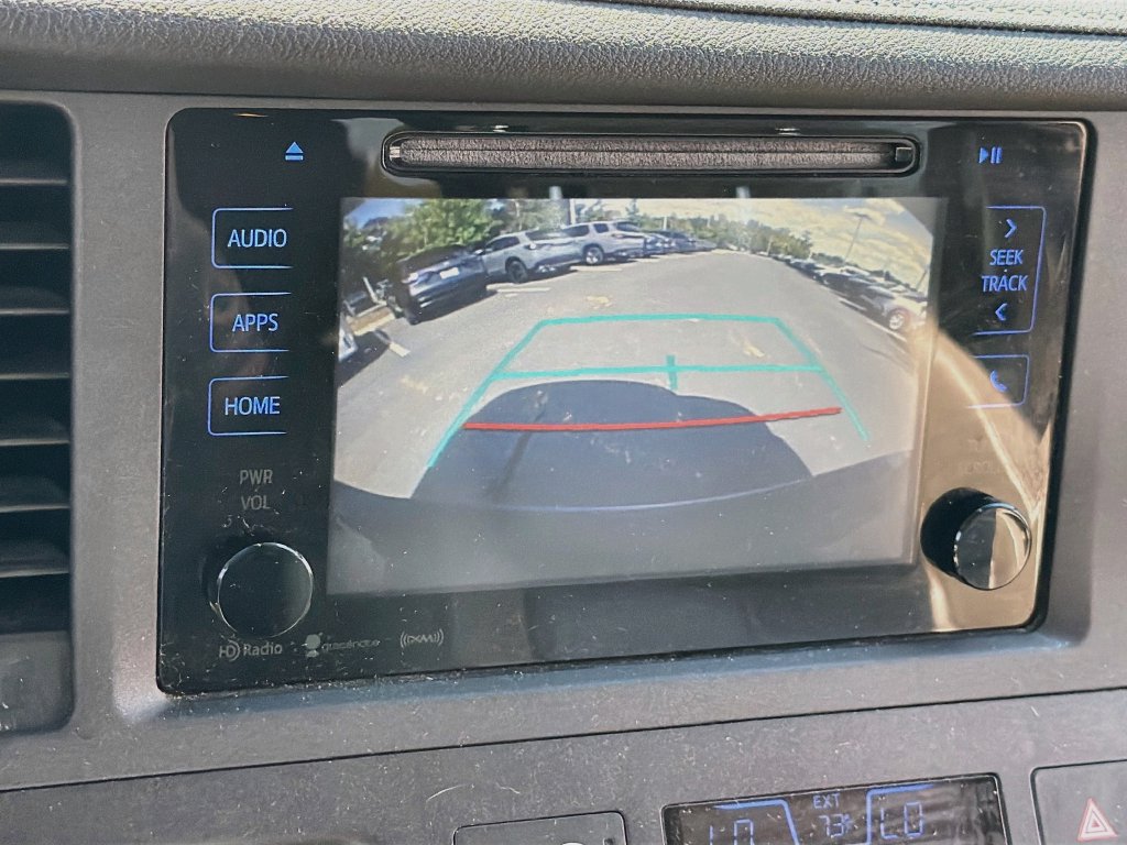 Used 2016 Toyota Sienna XLE FWD image 12