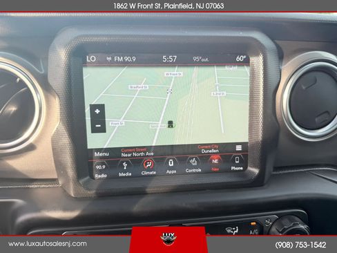 Used 2018 Jeep Wrangler Unlimited Sahara AWD/4WD image 23