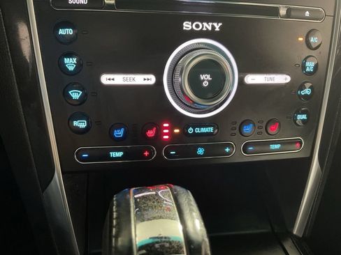 Used 2016 Ford Explorer Limited FWD image 4