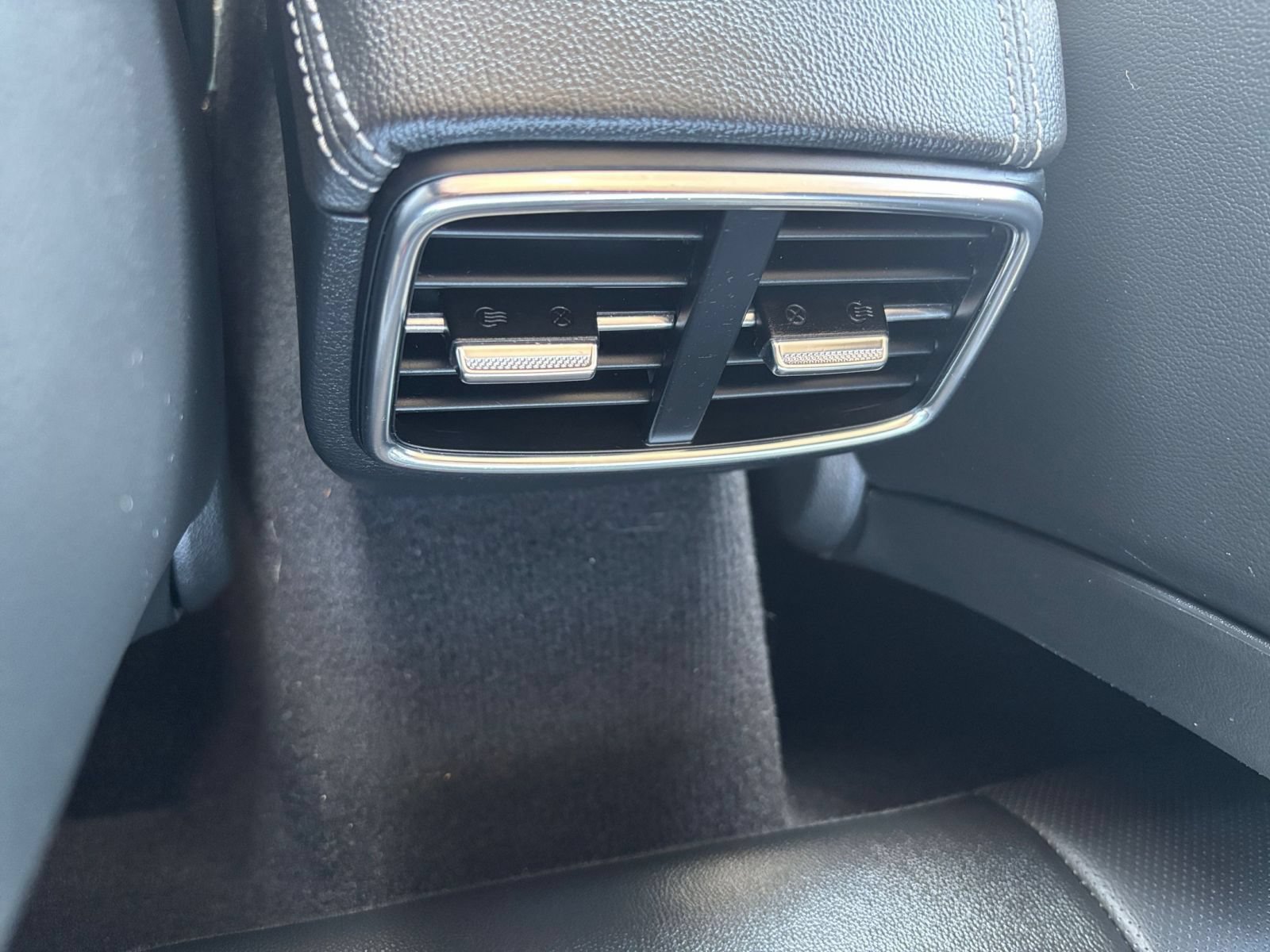 Used 2026 Genesis G70 2.5T RWD image 38