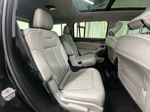 Used 2021 Jeep Grand Cherokee L Overland w/ Advanced Protech Group III AWD/4WD image 18