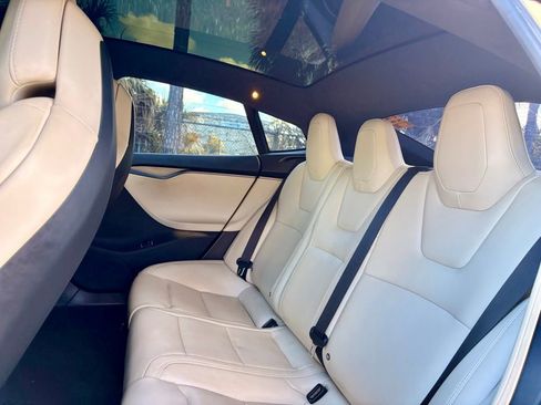 Used 2020 Tesla Model S Long Range image 11