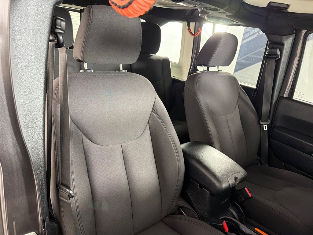 Used 2014 Jeep Wrangler Unlimited Sport w/ Connectivity Group AWD/4WD image 23
