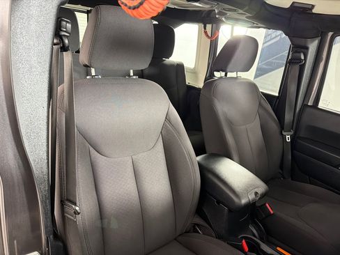 Used 2014 Jeep Wrangler Unlimited Sport w/ Connectivity Group AWD/4WD image 23