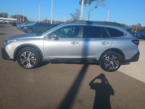 Certified 2022 Subaru Outback Limited image 8