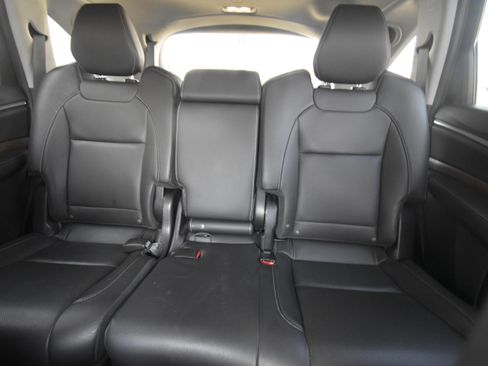 Used 2017 Acura MDX w/ Technology Package FWD image 10