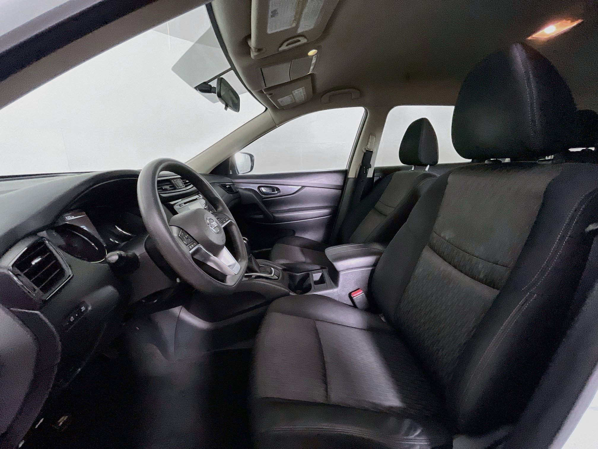 Used 2017 Nissan Rogue S FWD image 13