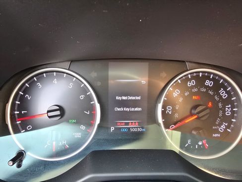 Used 2021 Toyota RAV4 XLE Premium image 21