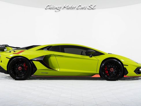 Used 2019 Lamborghini Aventador SVJ AWD/4WD image 14