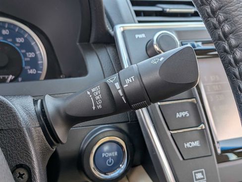 Used 2015 Toyota Camry XLE w/ Moonroof Package FWD image 23