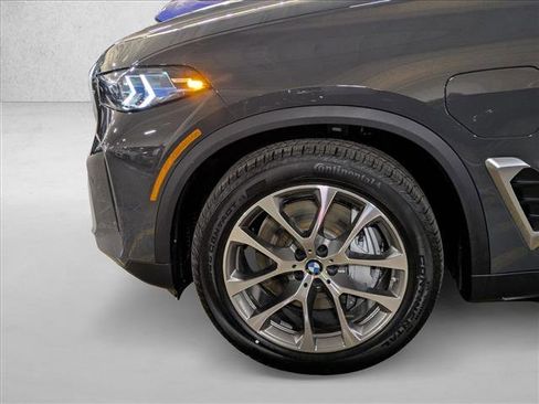 New 2026 BMW X5 xDrive50e w/ Premium Package image 10