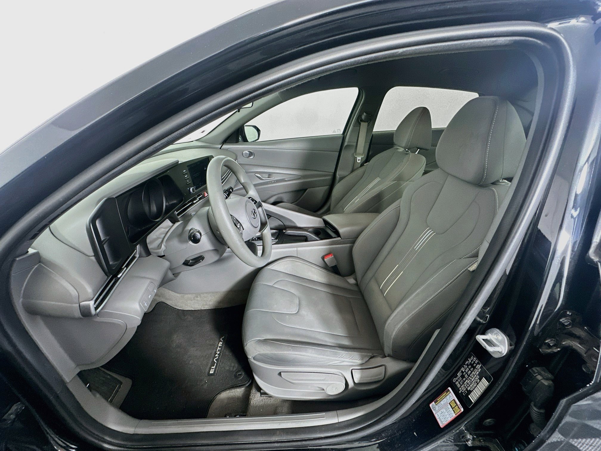 Used 2023 Hyundai Elantra SEL w/ Cargo Package FWD image 13