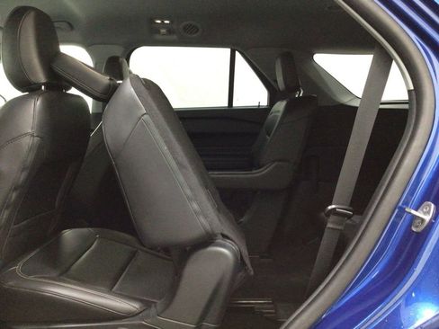 Used 2023 Ford Explorer XLT w/ Equipment Group 202A AWD/4WD image 19