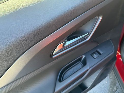 New 2026 Chevrolet Equinox EV LT image 28