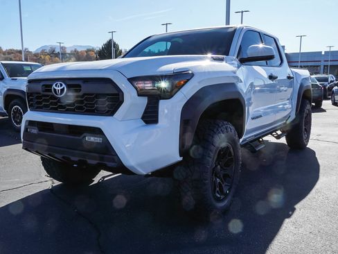 New 2025 Toyota Tacoma TRD Off-Road image 4