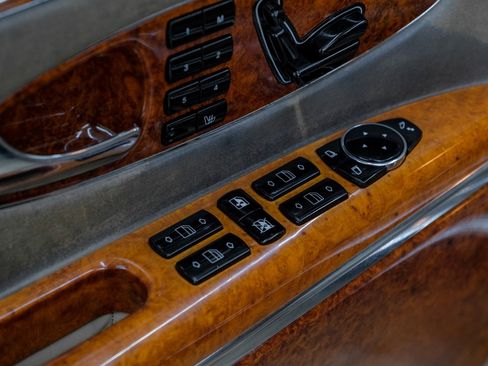 Used 2005 Maybach 57 image 41